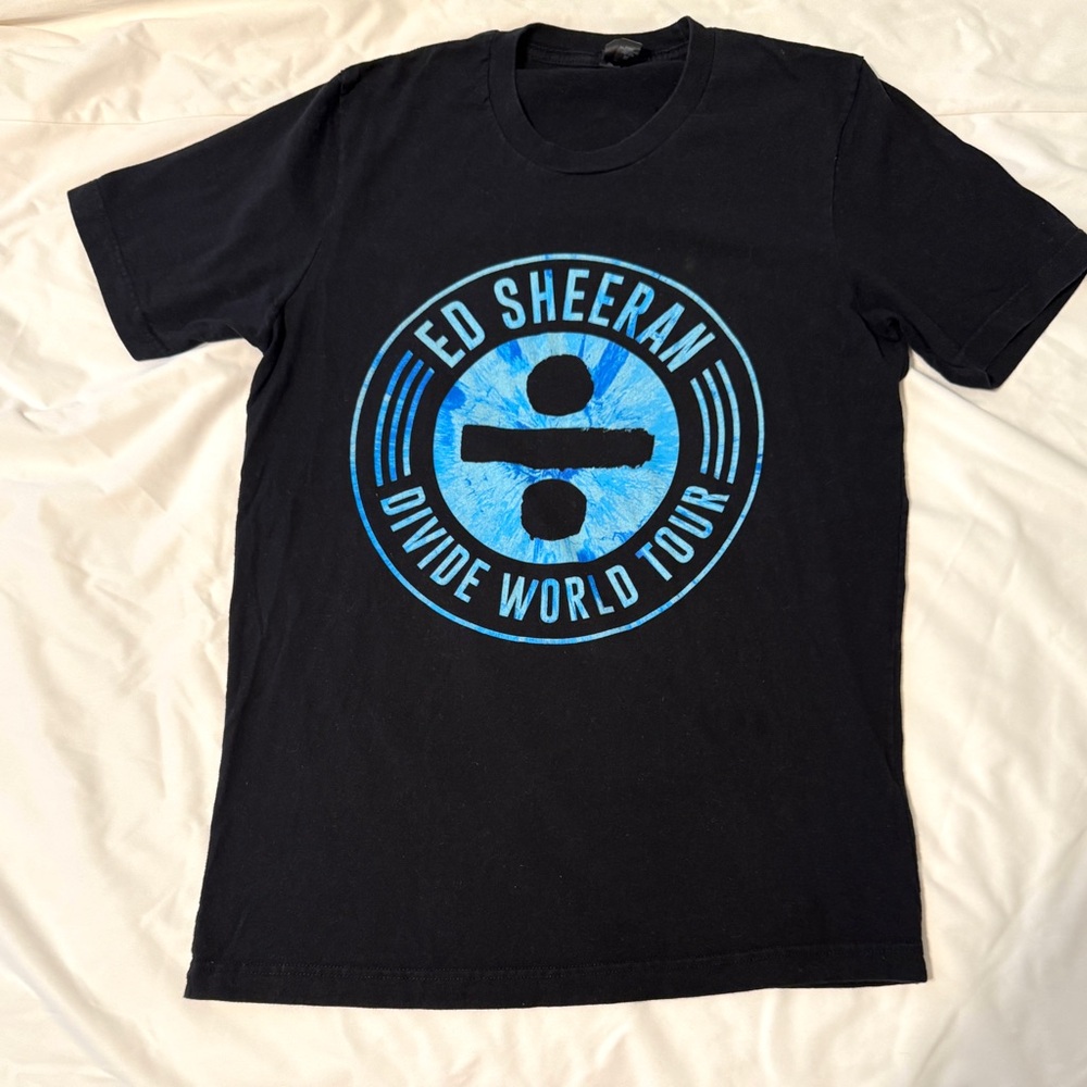 Ed Sheeran ~ 2017 Divide World Tour ~ Concert T-Shirt ~ Unisex Size Med